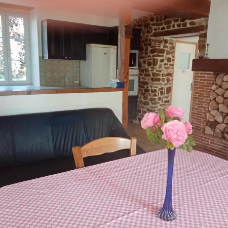 Prázdninový dům Maison De Campagne Entre Prairies Et Forets *
